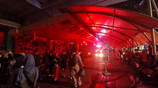 Kondisi terkini Blok M Square pasca kebakaran, Senin (18/12/2023). Foto: Thomas Bosco/kumparan