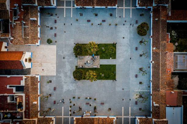 Ilustrasi Alun Alun Terbesar Di Jawa Tengah, Foto: Unsplash/Antonio Correa d Almeida.