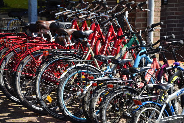 Toko Sepeda Bandung, foto hanya ilustrasi, bukan tempat sebenarnya: Unsplash/Waldemar