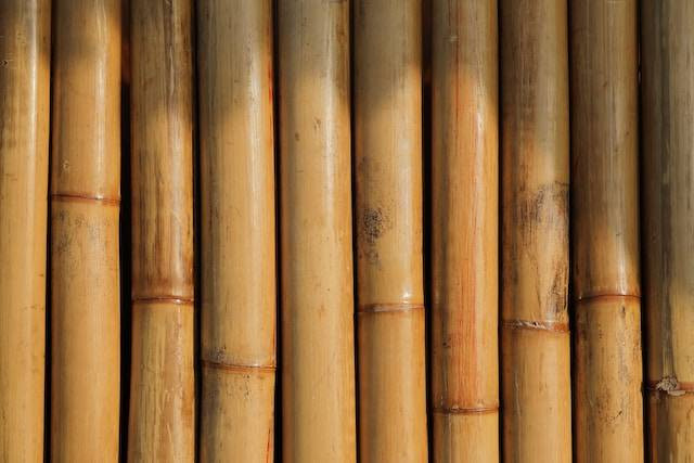 Iluastrasi kerajinan dari bambu. sumber: Unsplash/Maksim Shutov