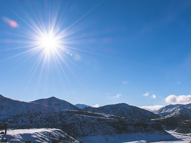 Ilustrasi contoh perubahan energi cahaya menjadi energi panas. Sumber: pexels.com/BrettSayles.