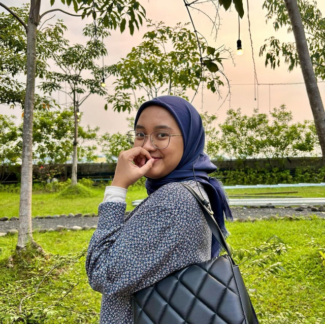 Putri Sulung Harry Kahitna, Oriza Violinar. Foto: Instagram/theviolinar