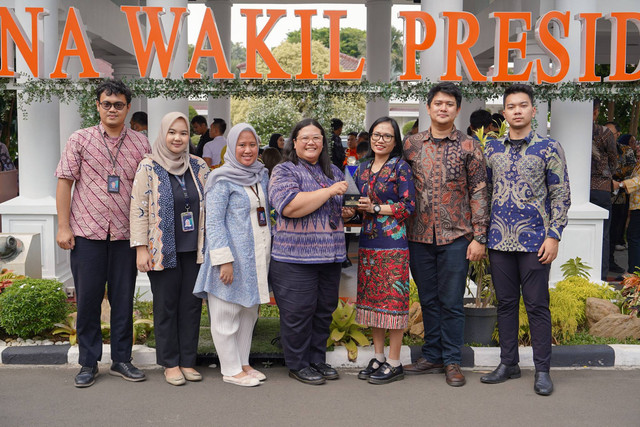 Kementerian Perdagangan kembali meraih predikat Badan Publik Informatif dalam Anugerah Keterbukaan Informasi Publik 2023 yang diselenggarakan Komisi Informasi Pusat (KI Pusat). Foto: Kemendag