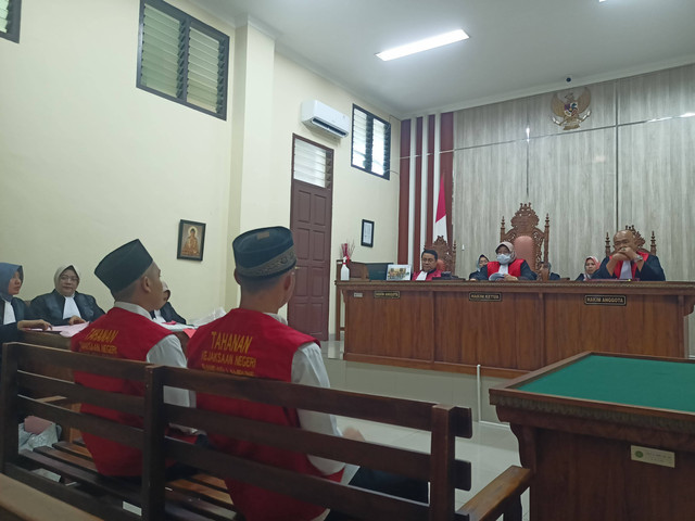 Dua oknum polisi di Lampung yang melakukan pencurian mobil jalani sidang lanjutan di PN Tanjung Karang, Bandar Lampung. | Foto : Galih Prihantoro/ Lampung Geh