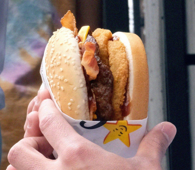 ilustrasi Carl's Jr. dok. instagram @carlsjrindonesia