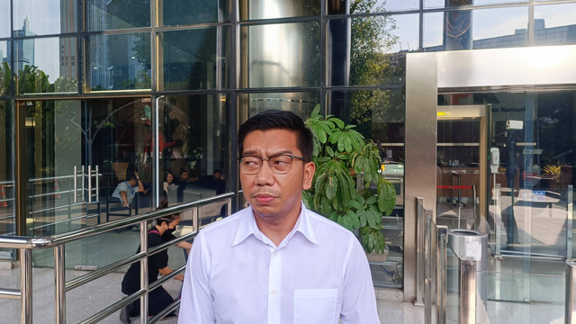 Peneliti ICW Kurnia Ramadhana saat dijumpai usai mengikuti acara KPK mendengar, Kamis (21/12/2023). Foto: Thomas Bosco/kumparan