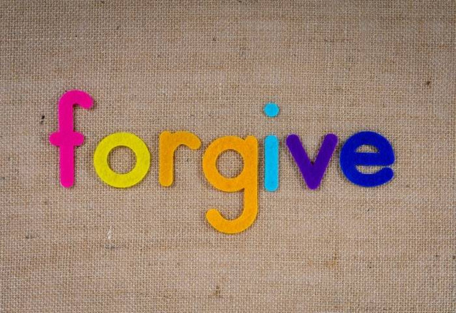 Ilustrasi ajaran Yesus tentang pengampunan. Foto Pexels/Magda Ehlers