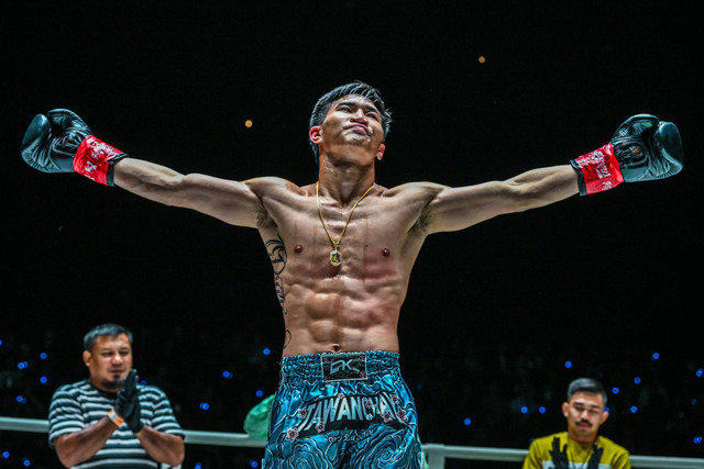 Juara Dunia ONE Featherweight Muay Thai, Tawanchai PK Saenchai. Foto: ONE Championship
