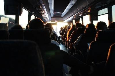 Ilustrasi Tips Mudik Naik Bus, Foto: Unsplash/Ash Gerlach
