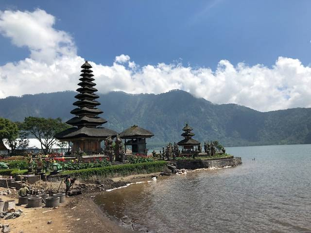 Rekomendasi tempat wisata di Tabanan Bali. Foto hanya ilustrasi bukan tempat sebenarnya. Sumber foto: Unsplash.com/Maarten Scheer