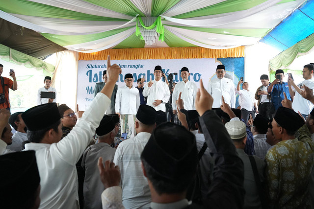 Pondok Pesantren Lirboyo Cabang ke-20 Semarang, Jawa Tengah, mendeklarasikan dukungan kepada pasangan Anies Baswedan-Muhaimin Iskandar (AMIN), pada Minggu (24/12/2023). Foto: Dok. Istimewa