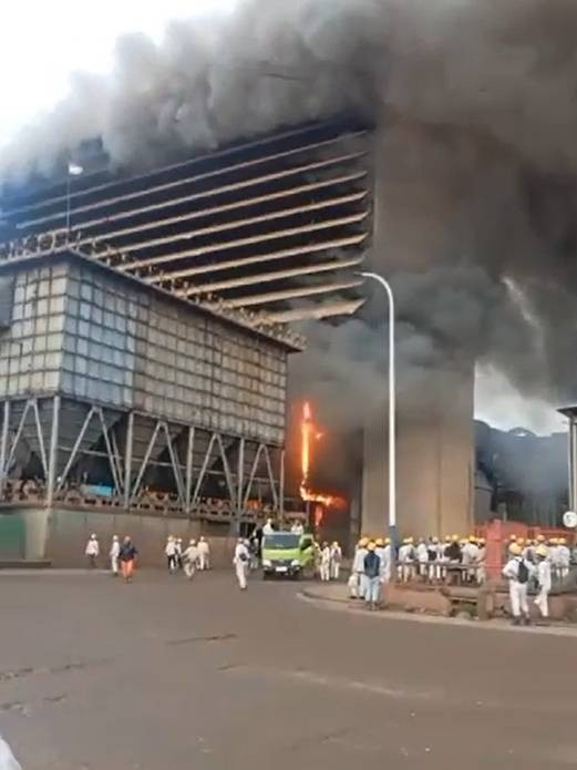 Kebakaran tungku smelter No. 41 di Morowali, Minggu (24/12/2023). Foto: Dok. Istimewa