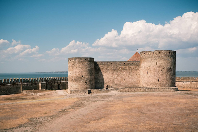 Ilustrasi sejarah Benteng Pendem Cilacap. Sumber foto: Unsplash