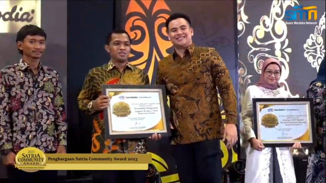 Komunitas TDA Semarang menerima reward dari Suara Merdeka Network. dok