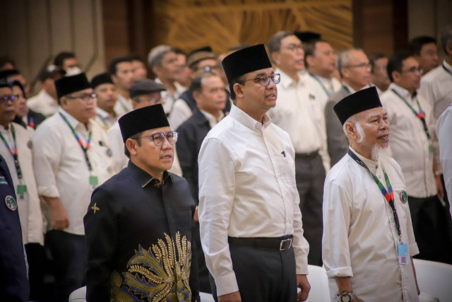 Paslon Capres-cawapres nomor urut 1, Anies Baswedan dan Muhaimin Iskandar alias Cak Imin, pada acara Deklarasi Dukungan Keluarga Besar HMI kepada Anies- Cak Imin, di Lippo Kuningan, Jakarta Selatan, Rabu (27/12/2023). Foto: Jamal Ramadhan/kumparan