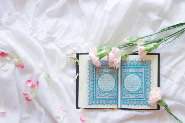 Ilustrasi Amalan Akhir Tahun Hijriyah, Sumber Unsplash The Dancing Rain
