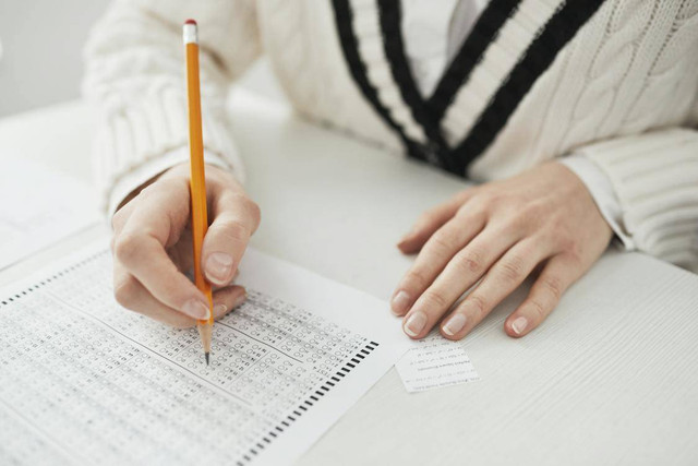 Ilustrasi contoh soal ielts - Sumber: pexels.com/@andy-barbour/