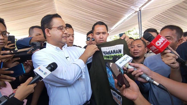 Rompi milik Capres 01 Anies Baswedan karya Chiki Fawzi. Foto: Dok. Istimewa