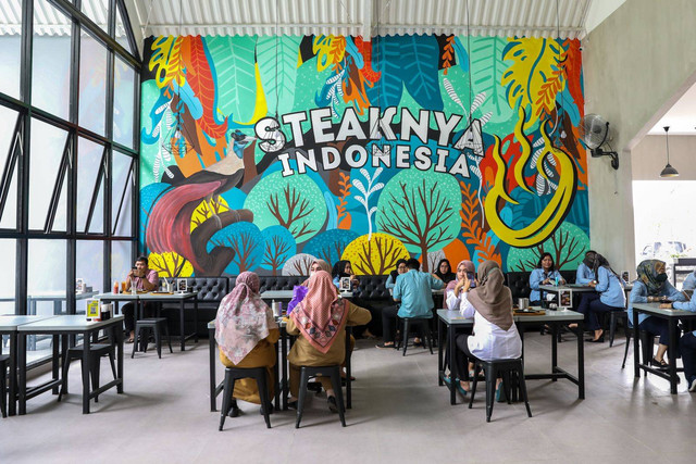 Suasana restoran Waroeng Steak & Shake. Foto: Dok. Istimewa