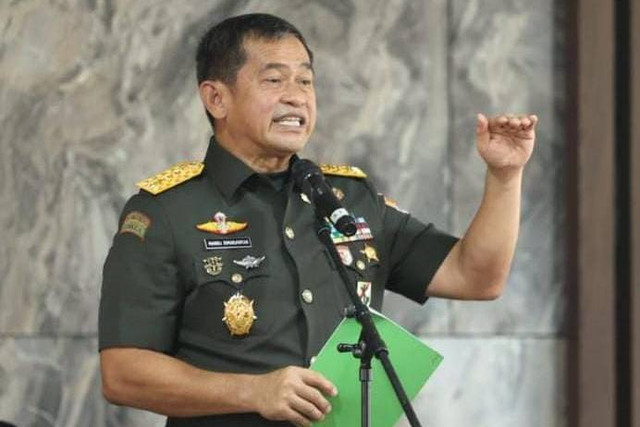 KSAD Maruli Simanjuntak memimpin Sertijab Pangdam XIV/Hasanuddin. Foto: Dok. TNI AD