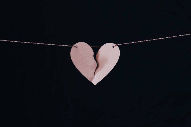 Ilustrasi putus hubungan. Sumber foto: Unsplash