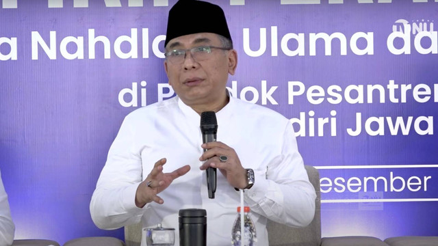 Ketum PBNU Gus Yahya dalam acara Halaqah Fikih Peradaban di Ponpes Lirboyo, Kediri, Kamis (28/12/2024). Foto: TVNU