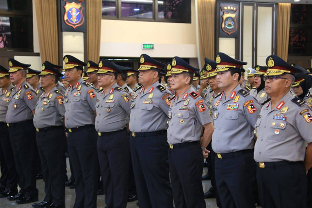 Upacara kenaikan pangkat 22 pati dan 211 pamen Polri di Gedung Rupatama Mabes Polri, Jakarta, Sabtu (30/12/2023). Foto: Dok. Istimewa