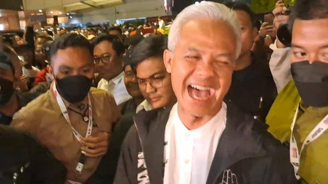 Capres nomor urut 03, Ganjar Pranowo, menghadiri konsolidasi TPN di Djakarta Theatre, Jakarta Pusat, Sabtu (30/12/2023). Foto: Annisa Thahira Madina/kumparan