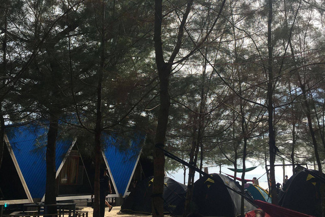 Foto : Pantai Ceria Muara Badak. (Sumber : Dokumentasi Pribadi)