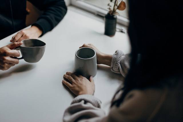 Ilustrasi Manfaat Deep Talk dengan Pacar. Sumber foto: unsplash.com/Priscilla Du Preez 🇨🇦