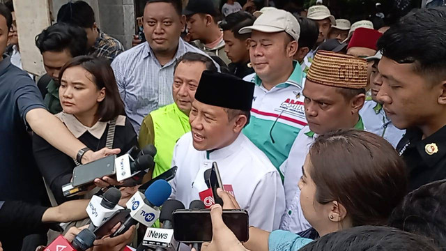 Cawapres nomor urut 1, Muhaimin Iskandar blusukan ke Kampung Nelayan, Kali Adem, Penjaringan, Jakarta Utara, Selasa (2/1/2023). Foto: Fadlan Nuril Fahmi/kumparan