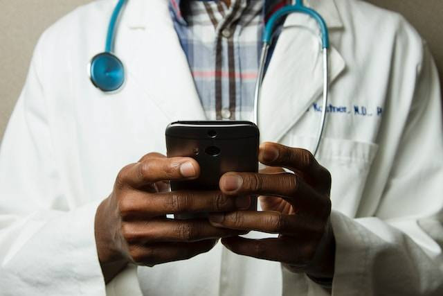Ilustrasi Cara ke Psikolog Pakai BPJS. Sumber foto: unsplash.com/National Cancer Institute