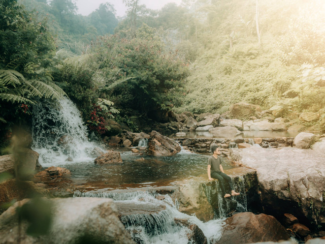 Curug Aren Sentul, foto hanya ilustrasi, bukan tempat sebenarnya: Unsplash/Panji Adhi