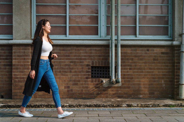Ilustrasi skinny jeans. Foto: PR Image Factory/Shutterstock