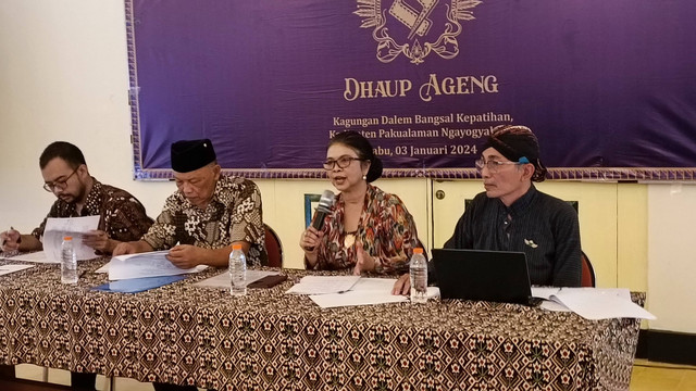 Kadipaten Pakualaman menggelar konferensi pers dhaup ageng pernikahan putra bungsu Adipati Kadipaten Pakualaman, KGPAA Paku Alam X dan GKBRAA Paku Alam yakni  Kusumo Kuntonugroho, Rabu (3/1). Foto: Arfiansyah Panji/kumparan