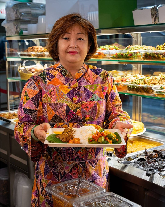 Aneka masakan di restoran Padang, Chopstix and Rice Singapura. Foto: Instagram/@chopstixandricesg