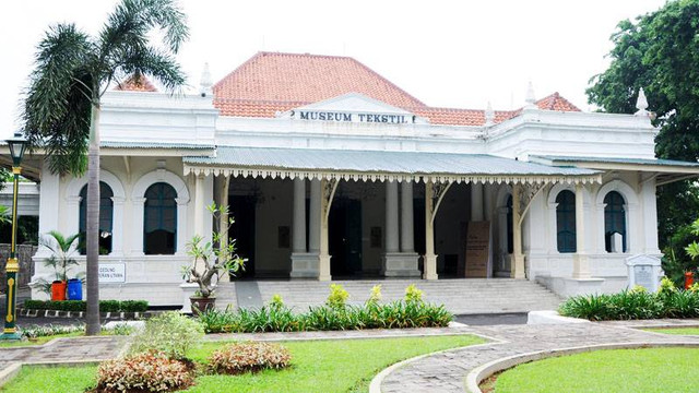 bangunan Museum Tekstil/Foto: https://museum.kemdikbud.go.id/storage/assets/images/museums/183/2019-11-27_523.jpg