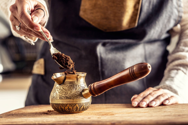 Ilustrasi kopi khas Turki. Foto: Marian Weyo/Shutterstock