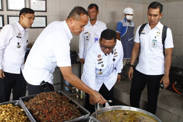 Bergaya ala Juri MasterChef, Kadivpas Komentari Menu Masakan Dapur Lapas Sragen