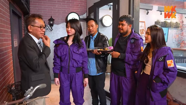 Potongan adegan sketsa Jarwo Kwat dan Catheez. Foto: Dok: YouTube/WKWK Project by Genflix