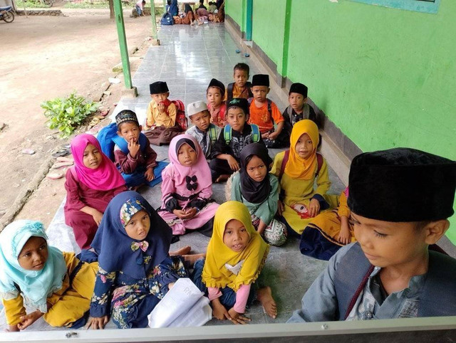 Kegiatan anak-anak belajar bersama (Dok.Pribadi)