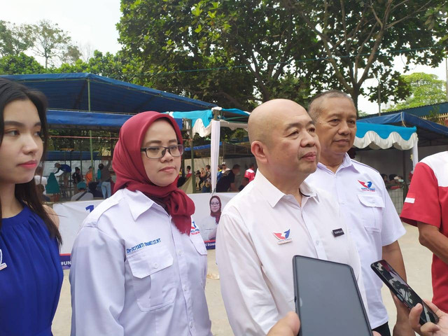 Caleg DPR RI Nomor Urut 3 Dapil Jabar I dari Partai Perindo, Djoni Toat meminta masyarakat berhati-hati atas bencana yang berpotensi terjadi di Kota Bandung dan Kota Cimahi. Foto: Istimewa
