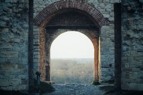 Ilustrasi Sejarah Benteng Vastenburg. Sumber: Unsplash