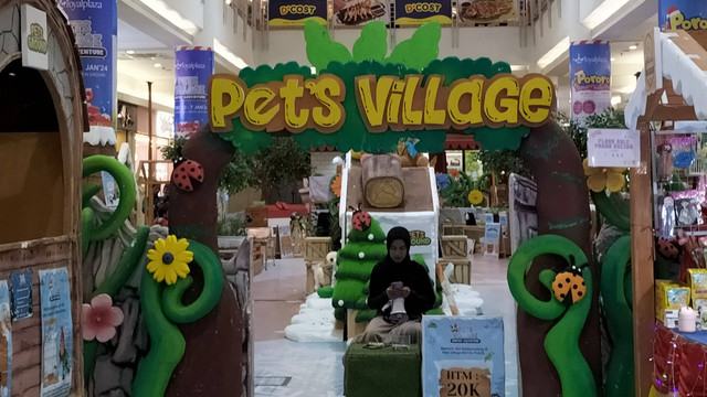 5 Januari 2024 - pukul 14.13 WIB (Foto milik pribadi oleh : Regina Puspita Anindhiya) || Pet's Village yang diadakan pada tanggal 22 Desember 2023-7 Januari 2024 memamerkan sejumlah hewan mulai dari hewan lucu, unik, hingga langka.