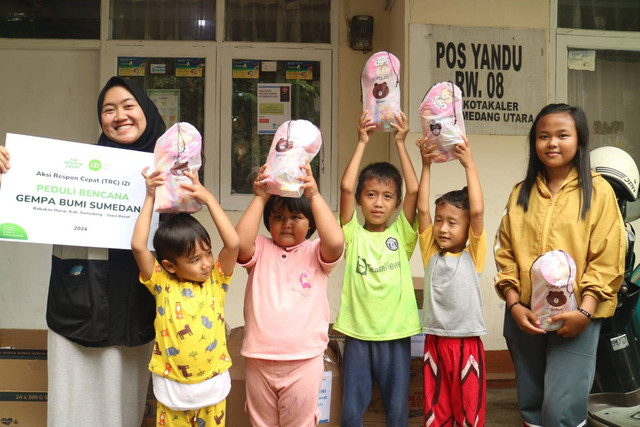 TRC IZI Salurkan Bantuan Terdampak Bencana Gempa Sumedang (1)