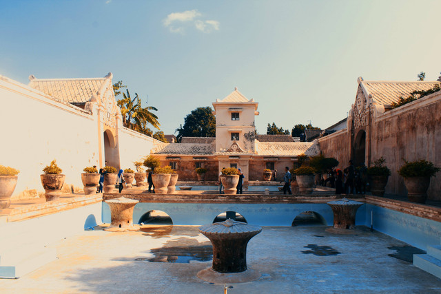 [Plengkung Gading] Foto hanya ilustrasi, bukan tempat sebenarnya. Sumber: unsplash/FuadNajib