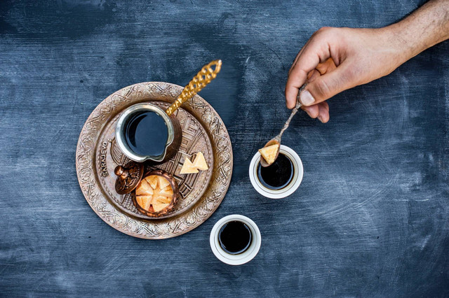 Mardin Fine Baklava Cafe. Foto hanya ilustrasi, bukan tempat sebenarnya. Sumber: Unsplash/Valiant Made