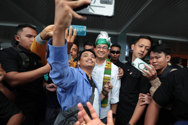 Capres 01 Anies Baswedan tiba di Bandara Haluoleo, Sulawesi Tenggara, pada Selasa (9/1/2024) pukul 12.15 WITA. Foto: Dok. Istimewa