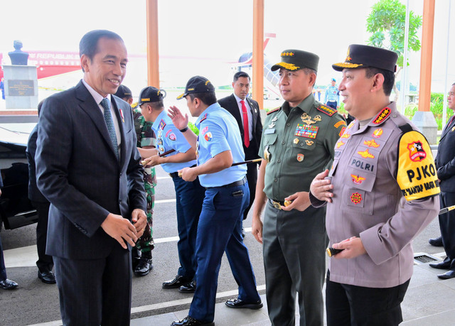 Presiden Jokowi jelang berangkat ke Filipina, Selasa (9/1/2024). Foto: Vico/Biro Pers Sekretariat Presiden