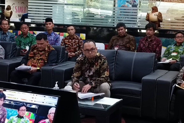 Kepala PPATK Ivan Yustiavandana dalam konferensi pers PPATK terkait refleksi kinerja tahun 2023, Rabu (10/1/2024). Foto: Hedi/kumparan